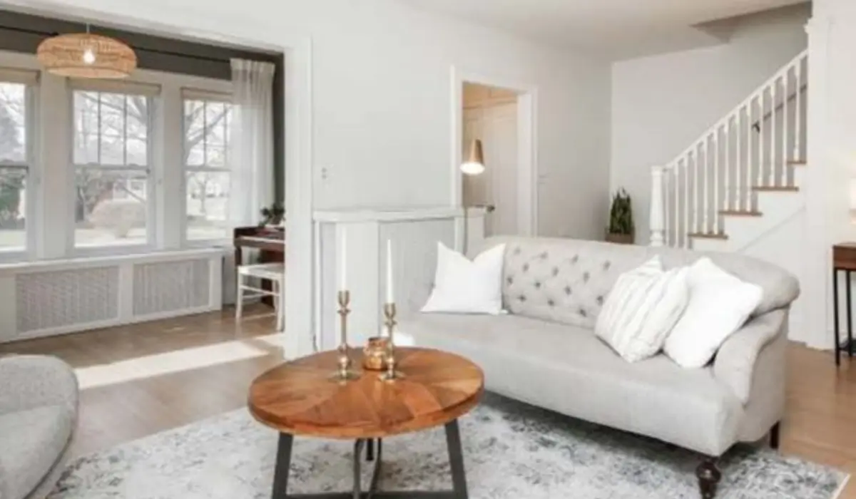 Freshly painted interior walls in a Downers Grove living room before holiday hosting season.